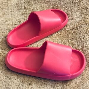 * NEW* Cozy Fuschia Pink Slides *SALE*